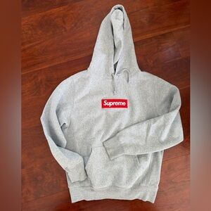Supreme FW17 Grey Box Logo Hoodie – Authentic – Made in Canada, size small